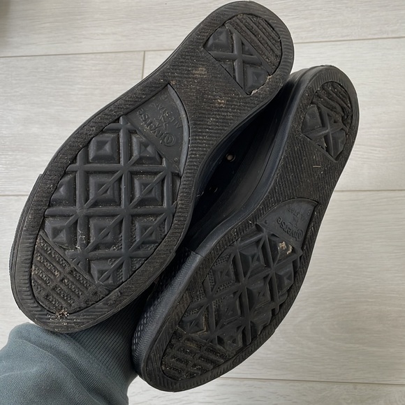 Converse shoes - Picture 3 of 4